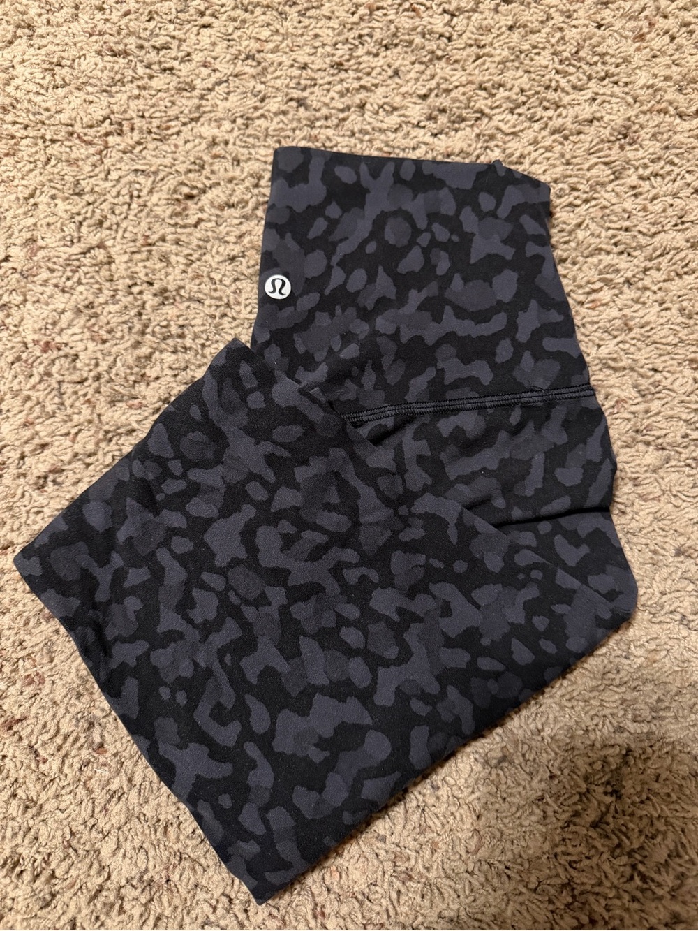 Lululemon Align 25’ High-Rise Black leopard leggings - Picture 4 of 5